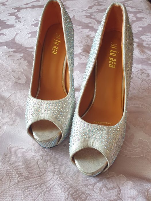 Продаются туфли!