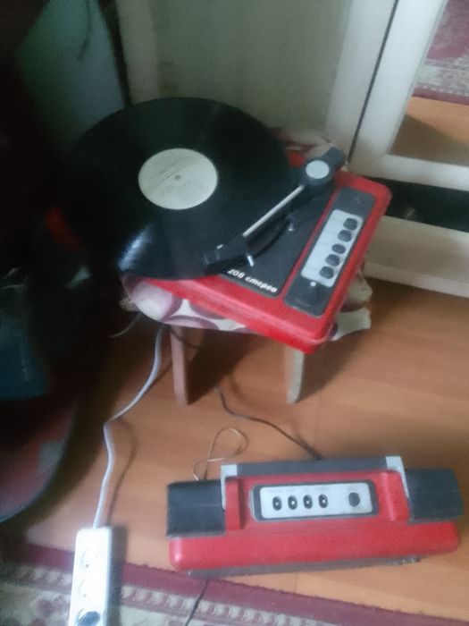 Продам проигрыватель Лидер 206стерео