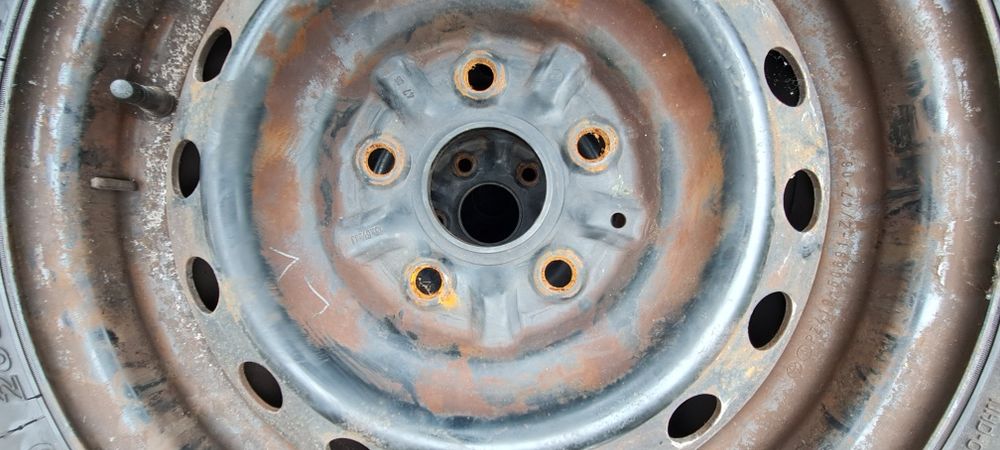 vand 4jante toyota + cauciucuri bonus