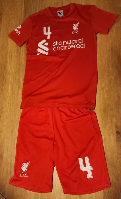echipament fotbal Virgil Van Dijk
