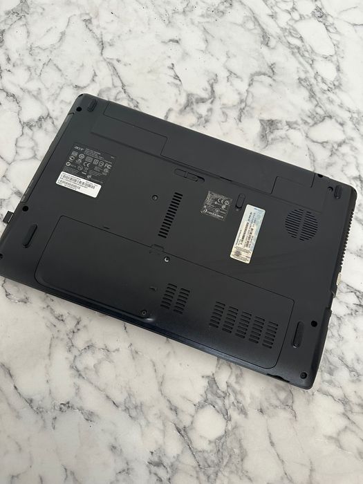 Продавам лаптоп ACER във перфектно състояние.