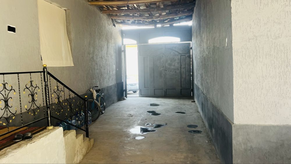 Toshkent shaxar Yangi hayot tumani Binokor mahallada uy sotiladi