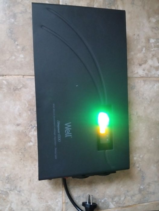 Vând stabilizator 900 watt