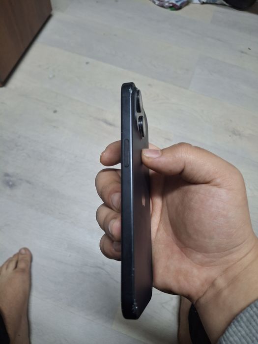 Iphone 15 128 акб 87%