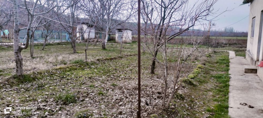 Бустонлик туман да Уй сотилади