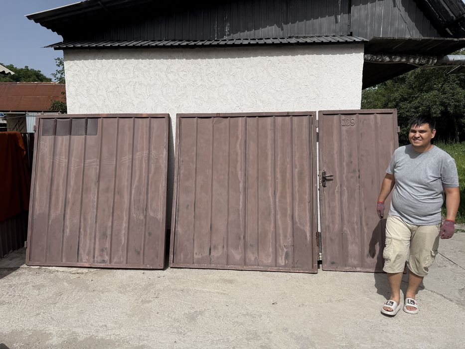 Продам металлические ворота с калиткой