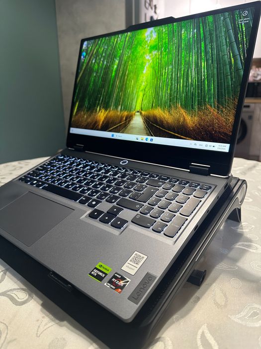 Геймърски Лаптоп Lenovo LOQ