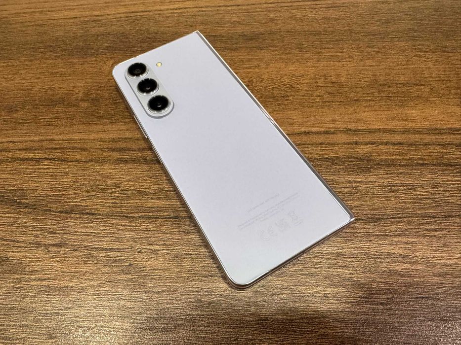 Display Original Samsung Z Fold 5