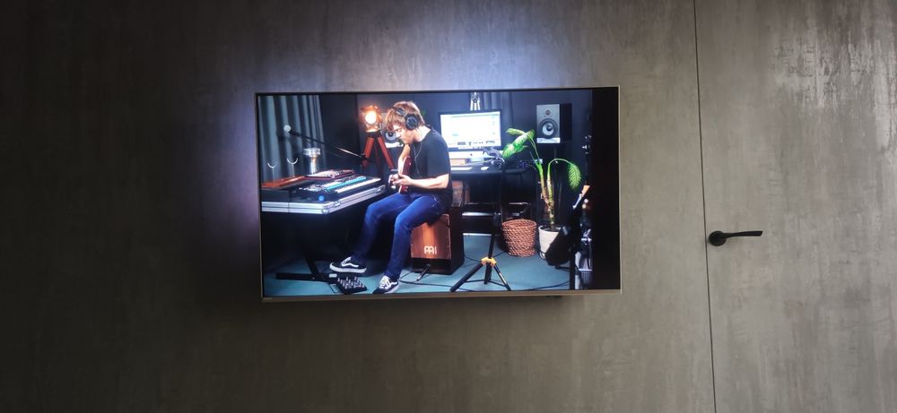 Philips Ambilight 50 дюймов с подсветкой