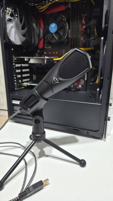 Продам микрофон Trust GXT 232 Mantis