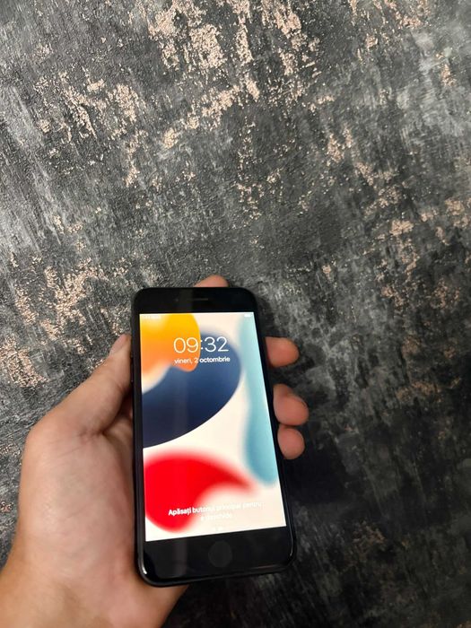 Iphone 8, 83% viata baterie, 64 GB