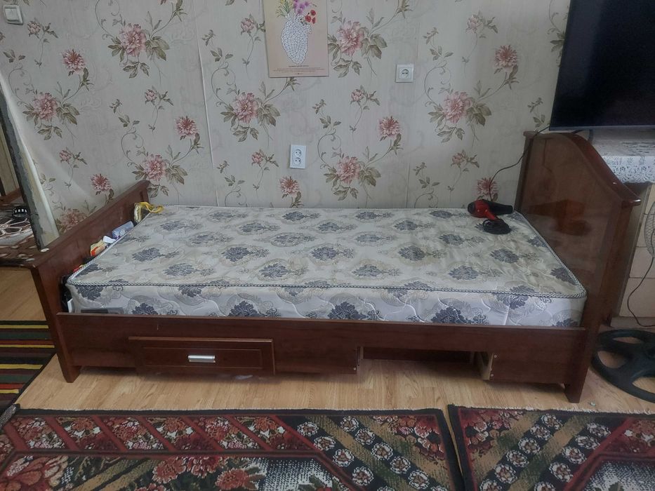 Divan, krovat, 1 kishilik