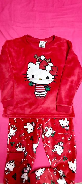 Pijamale noi și halat pluș