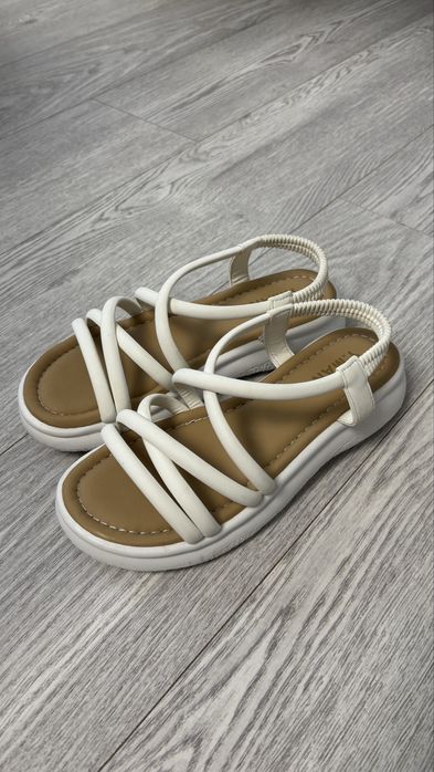 Продам сандали женские