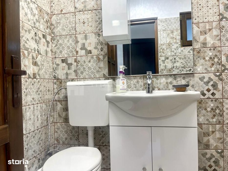 INVESTITIE Vila moderna + vila la rosu, teren 1480 padure