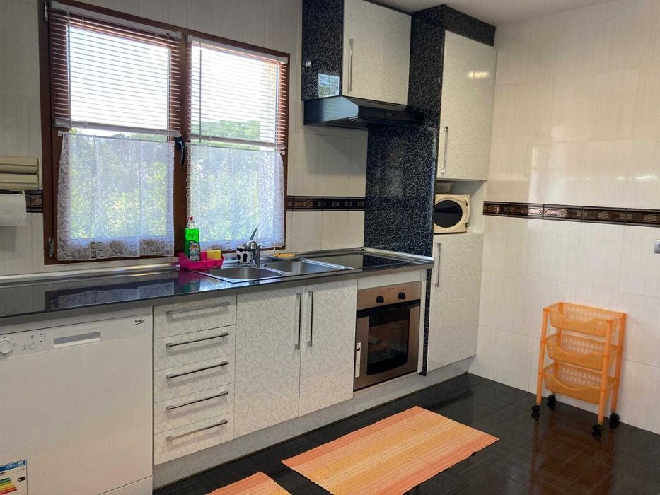 Casa moderna pe Valea Ursului la 8 km de Pitesti