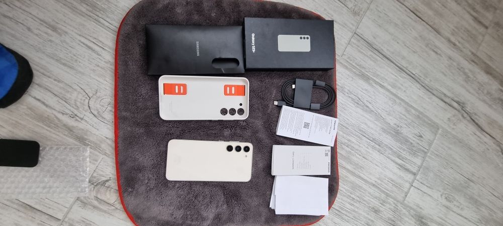 Samsung galaxy s 23 plus cream SM-S916B/DS неразличим от  нов