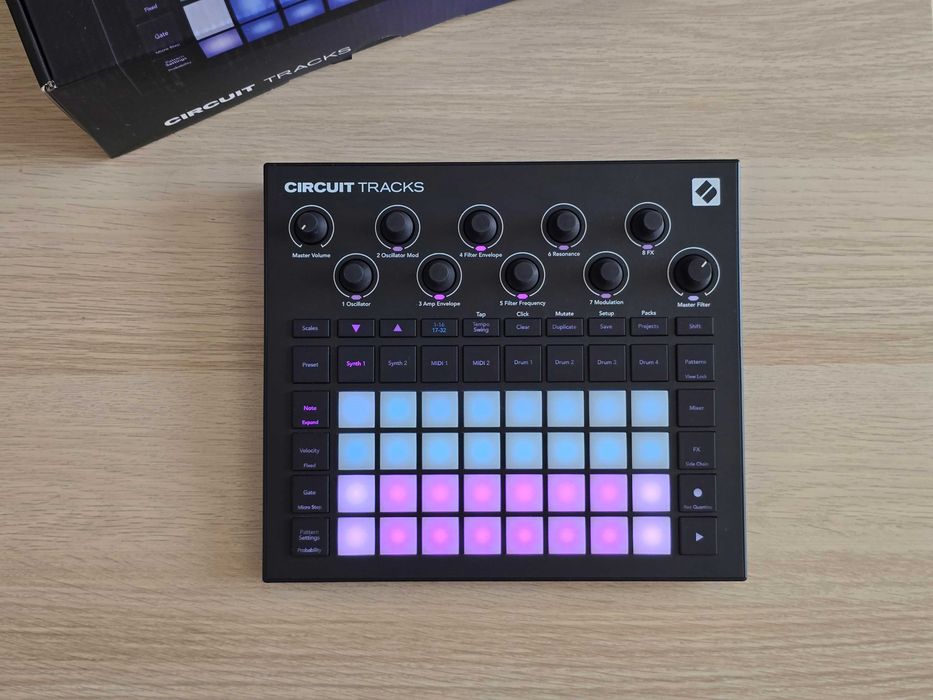Novation Circuit Tracks - ca nou, full box, garantie pana in 2028