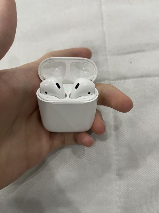Продам AirPods 6F21