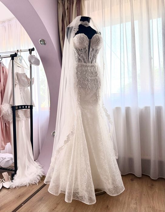 Rochie mireasa dantela cu treba detasabila