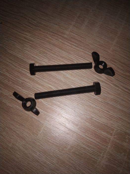 Болт пластиковый  нейлоновый