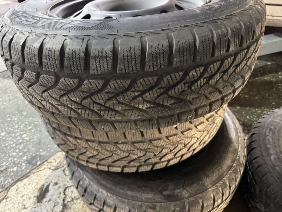Продаю зимние шины с дисками на кобальт