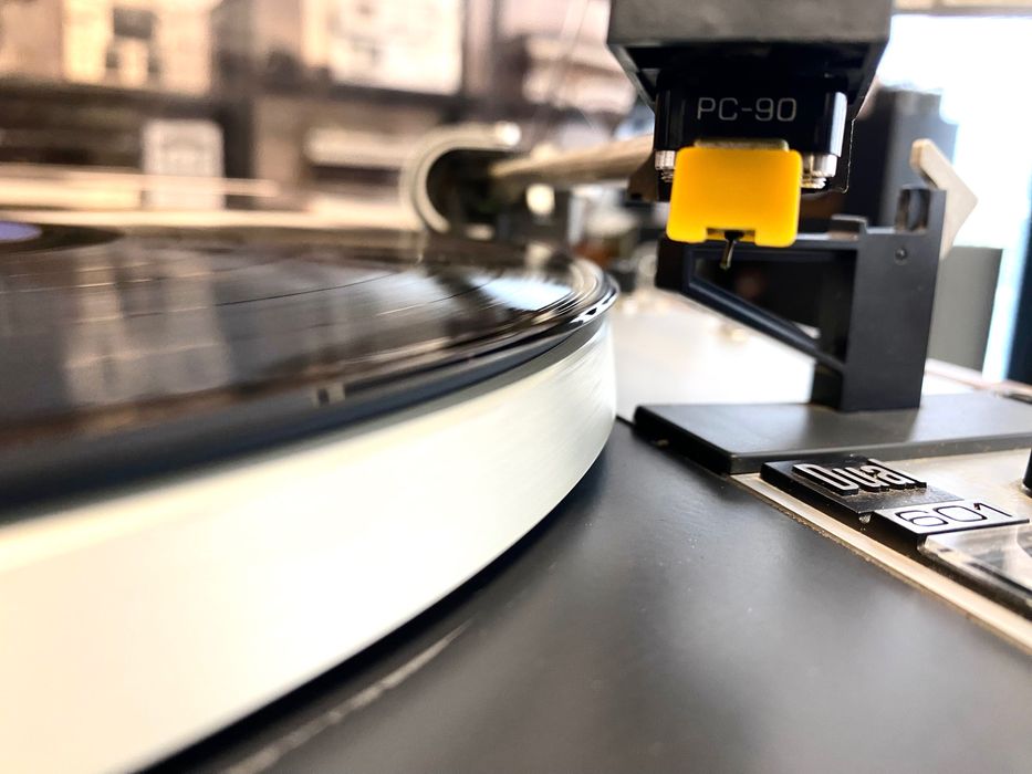 Топ модел грамофон Dual