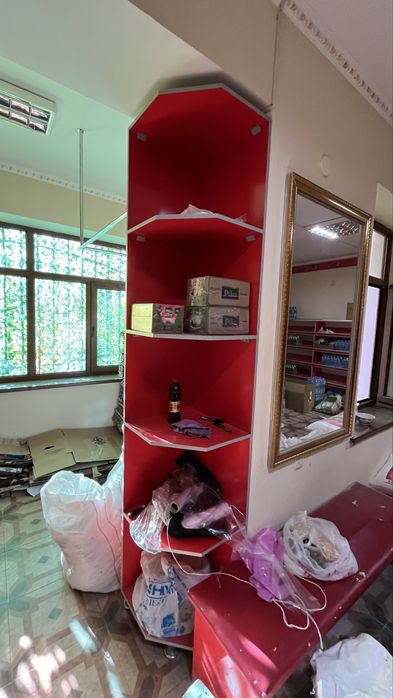 Мебель киім-кешек дүкенге арналған