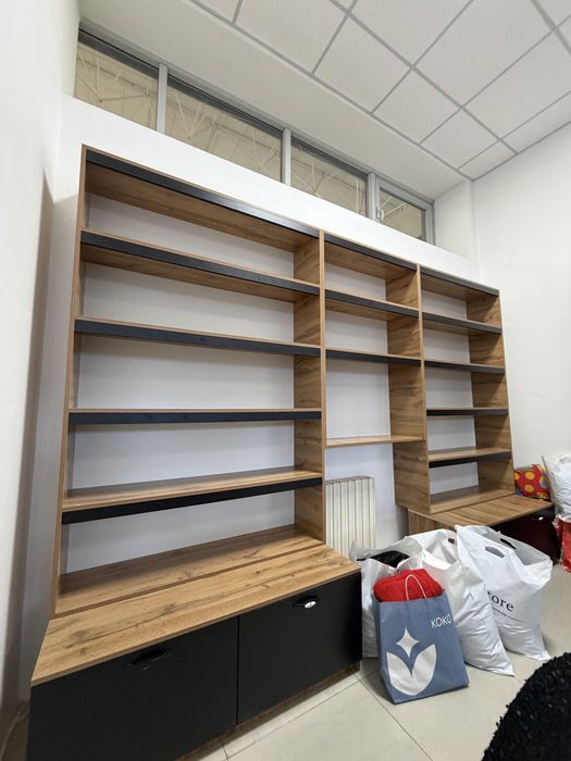 Шкаф, стол, с тумбочкой