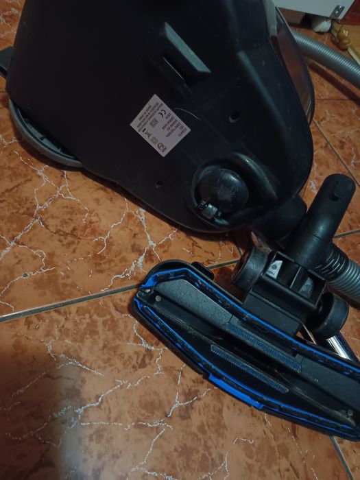 Aspirator Polti  și Philips .