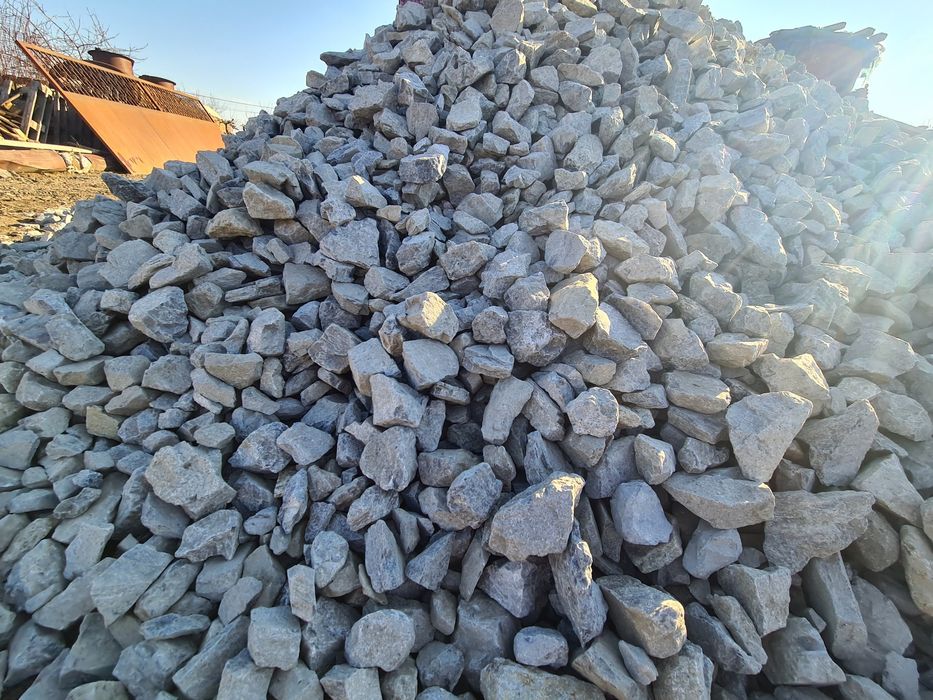Piatra concasata Pojorata. Sort 16-32 concasat. Buldoexcavator Comp