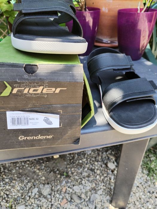 Vând sandale rider