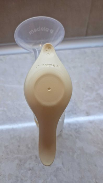Молокоотсос Medela