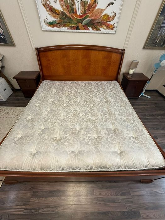 Кровать двуспальная