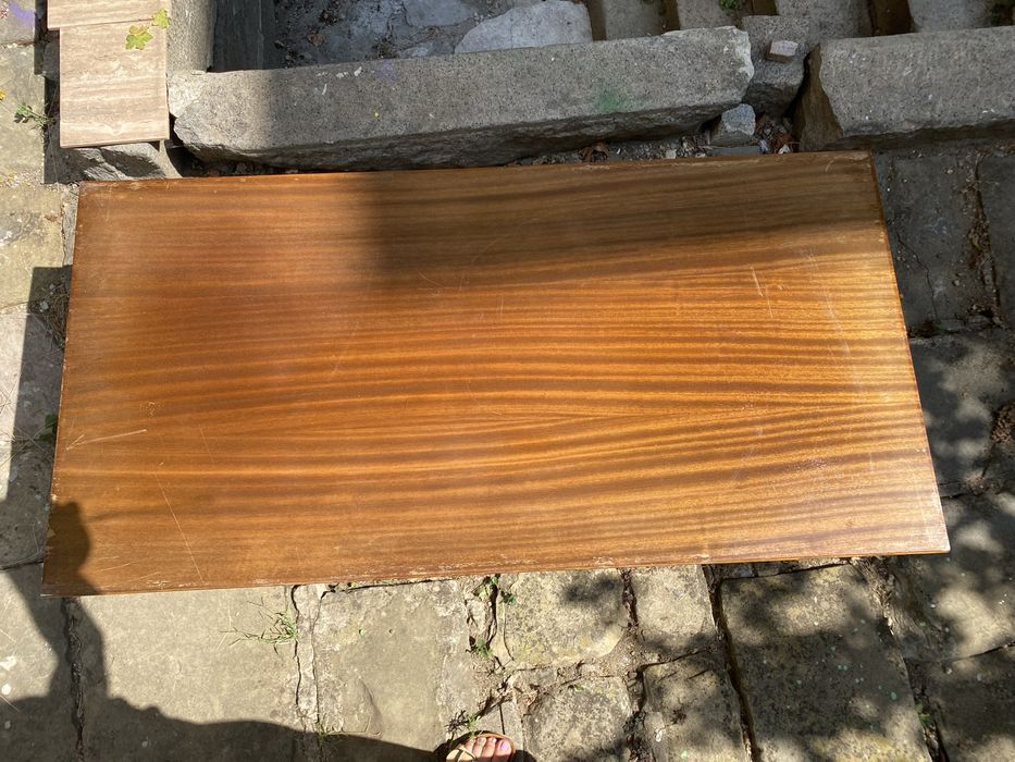 Продава се соц холна  масичка