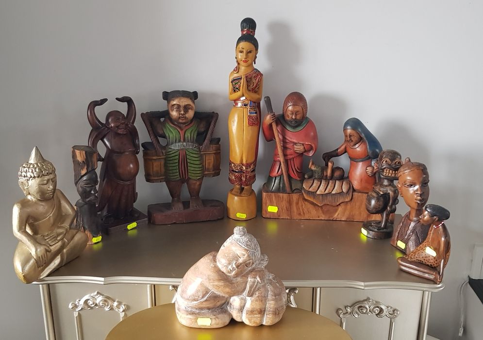 Statuete vechi budiste și tribale din lemn exotic