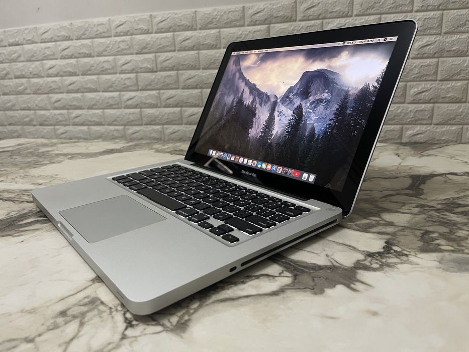 Macbook Pro, Mid 2010, Intel chip, 8gb Ram/128gb SSD