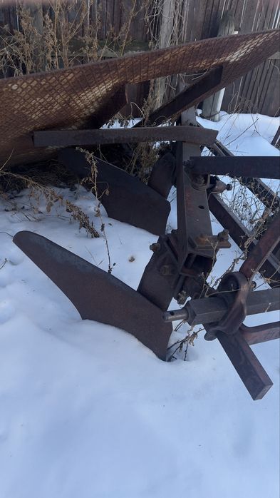 Продам плуг и культиватор