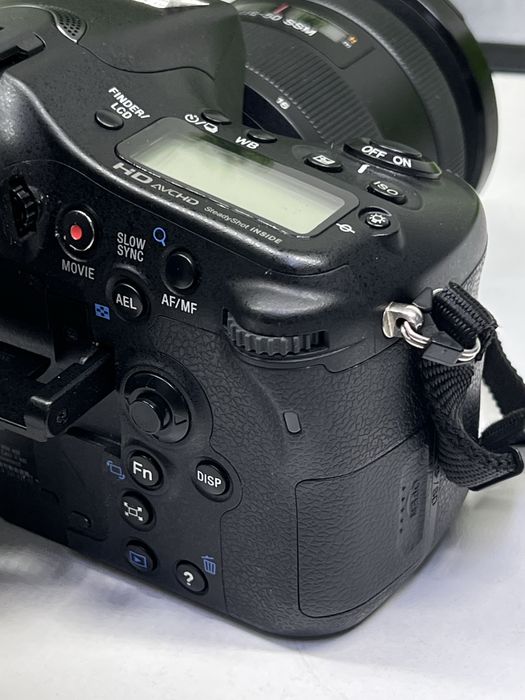 Фотоаппарат Sony SLT-A77