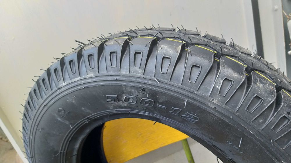 Продаётся пакрышка-шины для мотороллеры