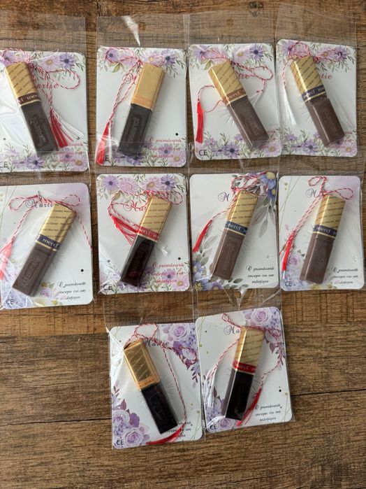 Mărțișoare dulci  din ciocolata - kinder, bounty, snickers, merci