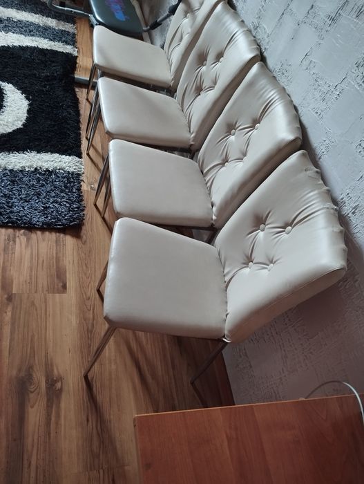 Продаются стулья кухонные.