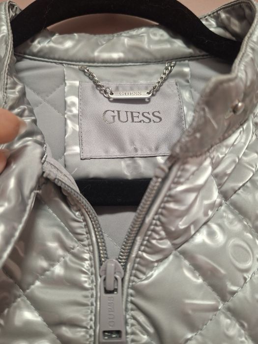 Яке на Guess женско