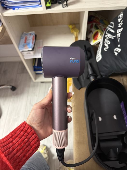 Uscător de păr Dyson Supersonic Nural – nou