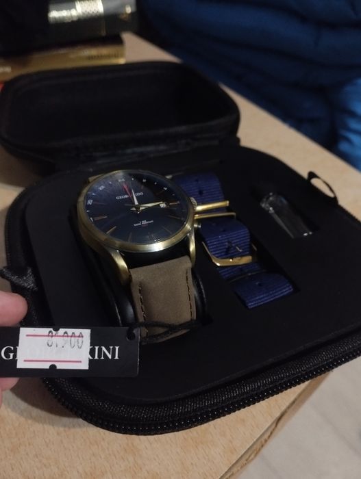 Продам часы полученные в подарок