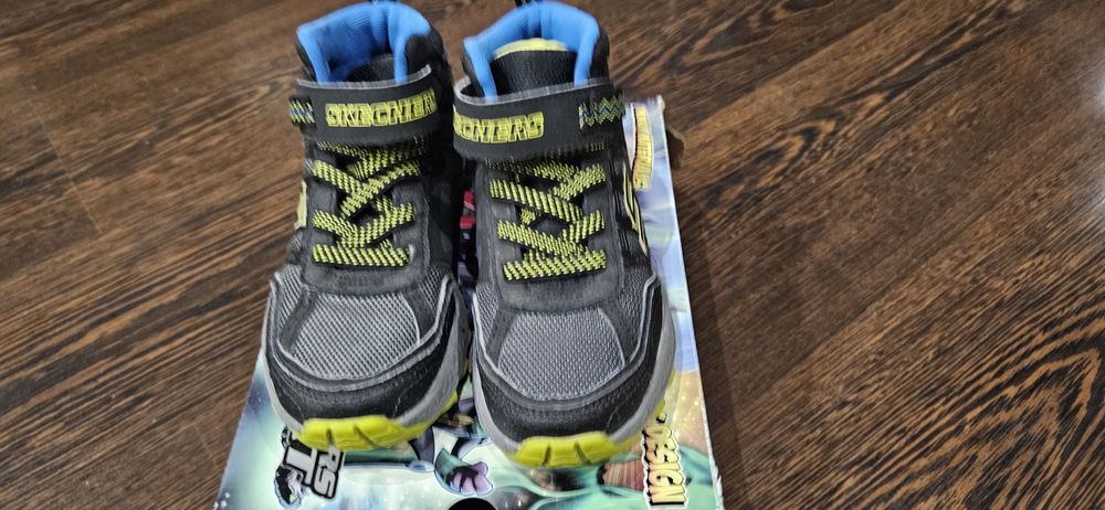 Skechers 30 номер детски боти запазени  30 ти номер