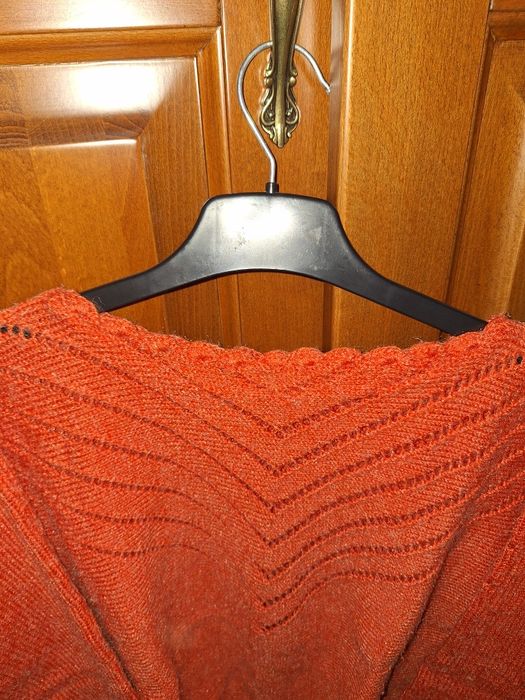 Vând bluza tricotata la masina