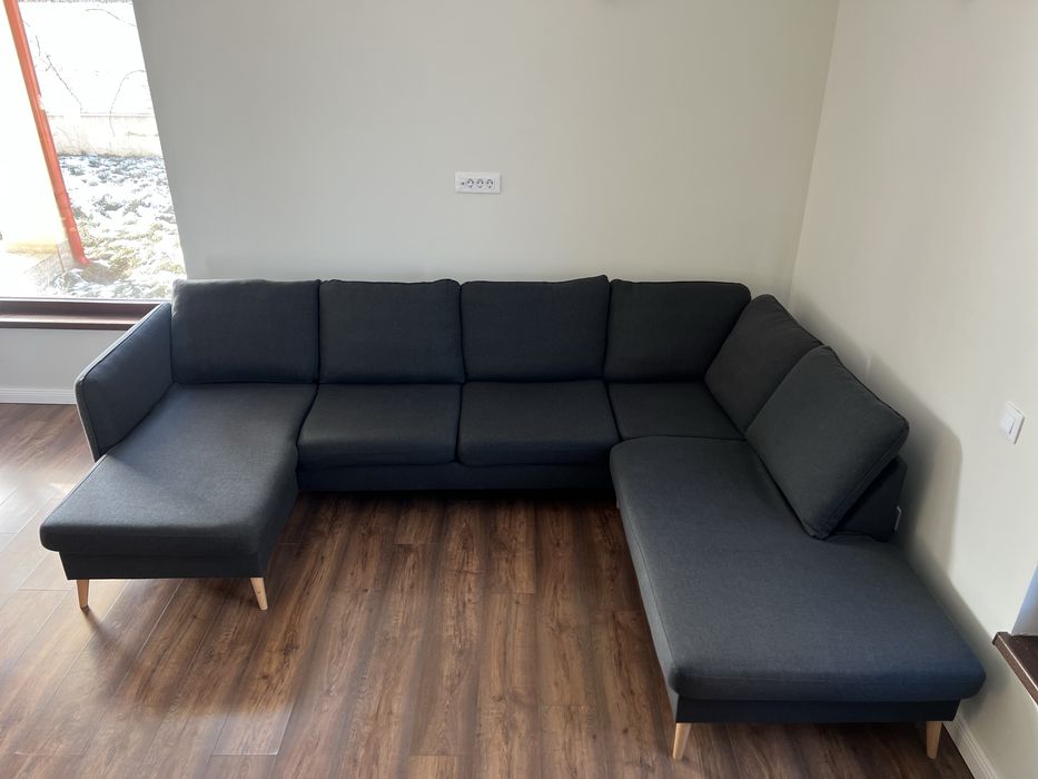 Vând canapea gri închis in formă de U