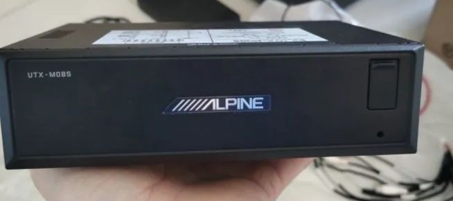 Alpine UTX-M08S Цифровой медиаплеер высокого разрешения