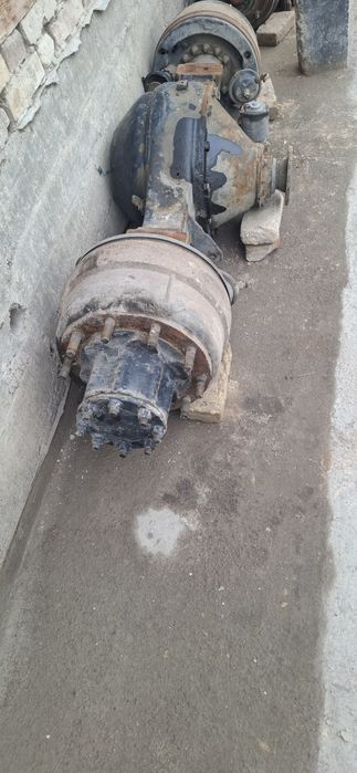 Man isuzu zil kamaz shakman howa zadni most sotiladi.